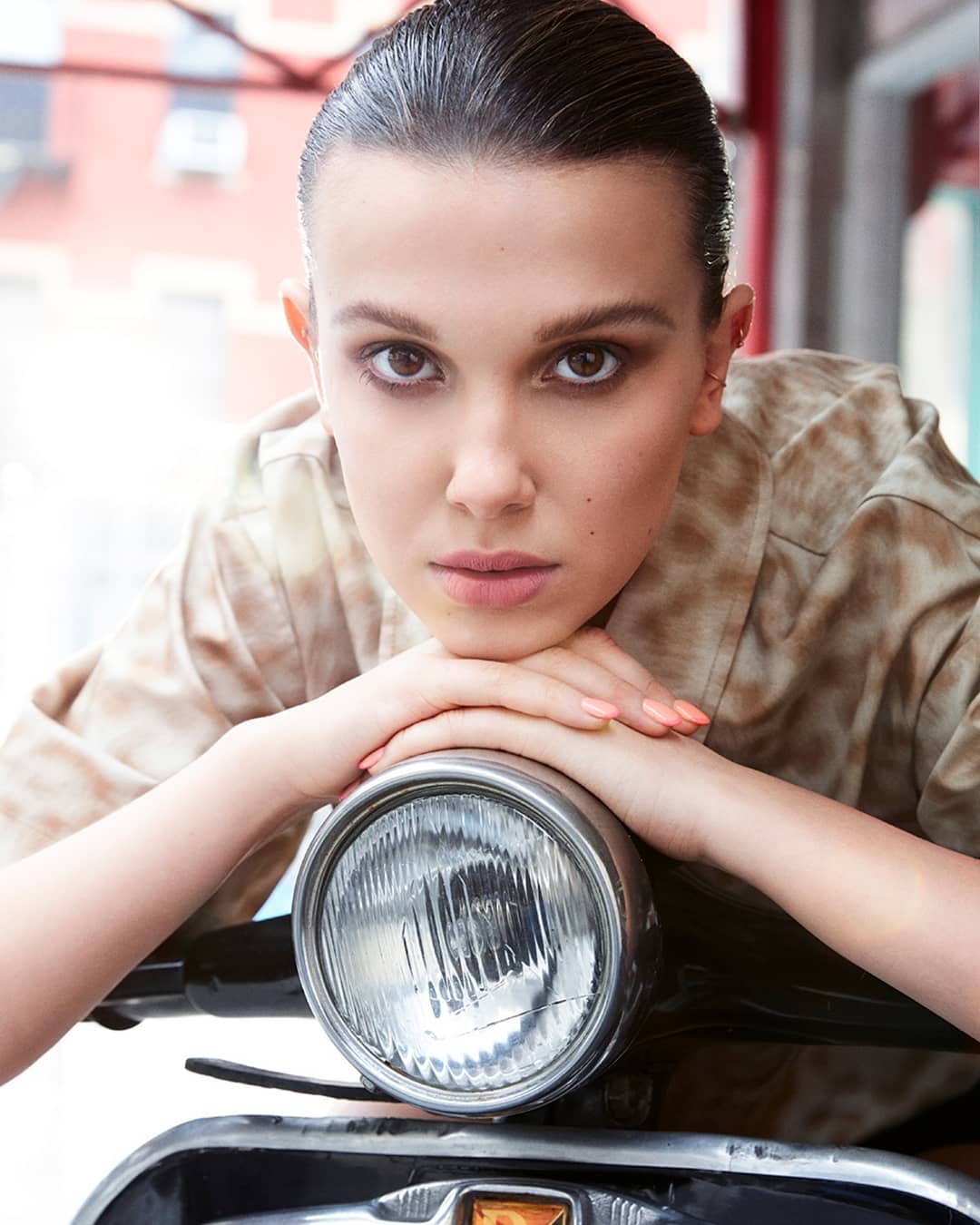 Millie bobby brown 19 фигура, волосы, тело, грудь, ноги, руки