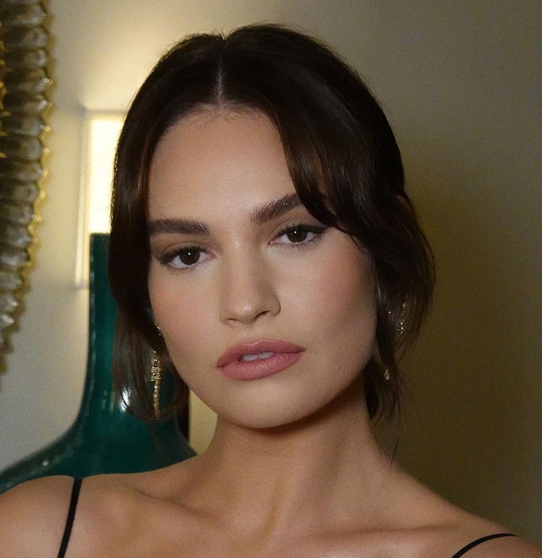 Lily james 13 фигура, волосы, тело, грудь, ноги, руки