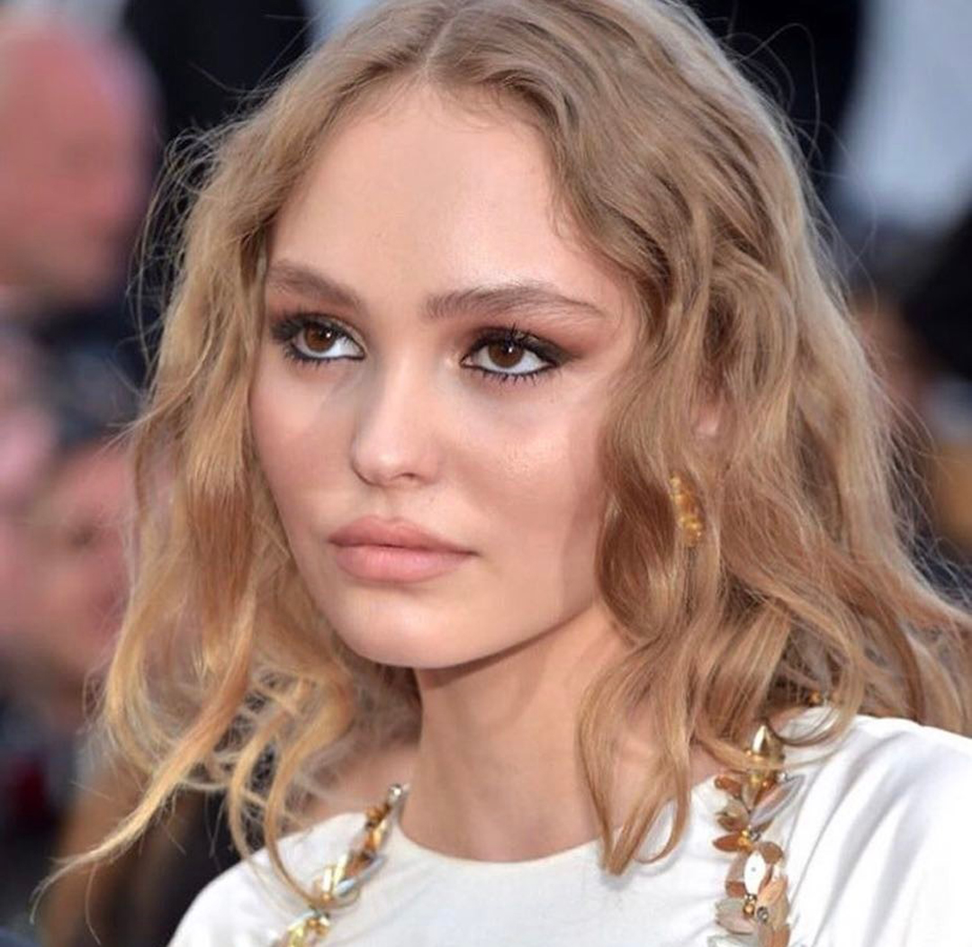 Lily-rose depp 5 фигура, волосы, тело, грудь, ноги, руки