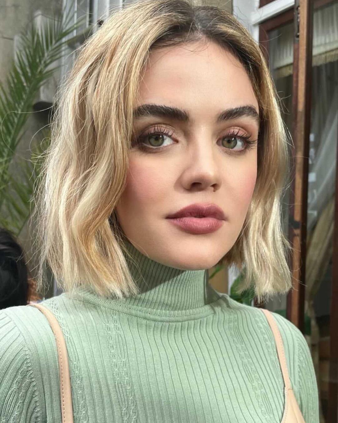 Lucy hale 17 фигура, волосы, тело, грудь, ноги, руки