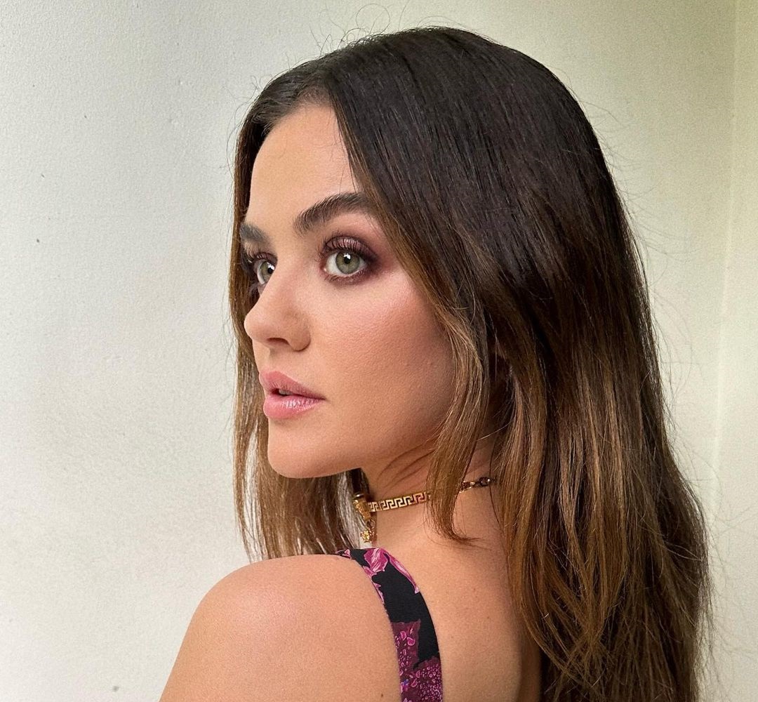 Lucy hale 33 фигура, волосы, тело, грудь, ноги, руки