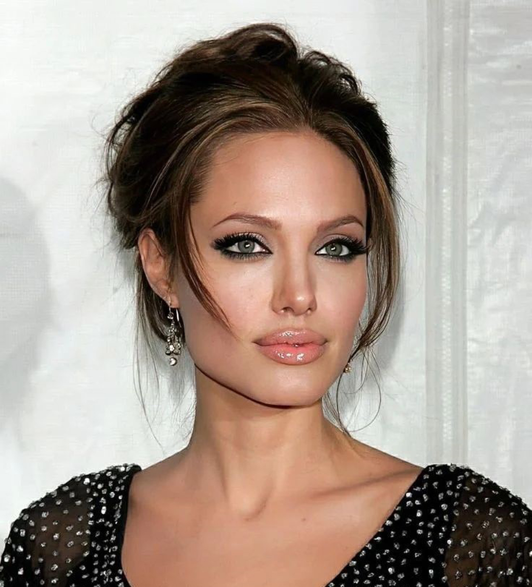 Angelina jolie 11 фигура, волосы, тело, грудь, ноги, руки