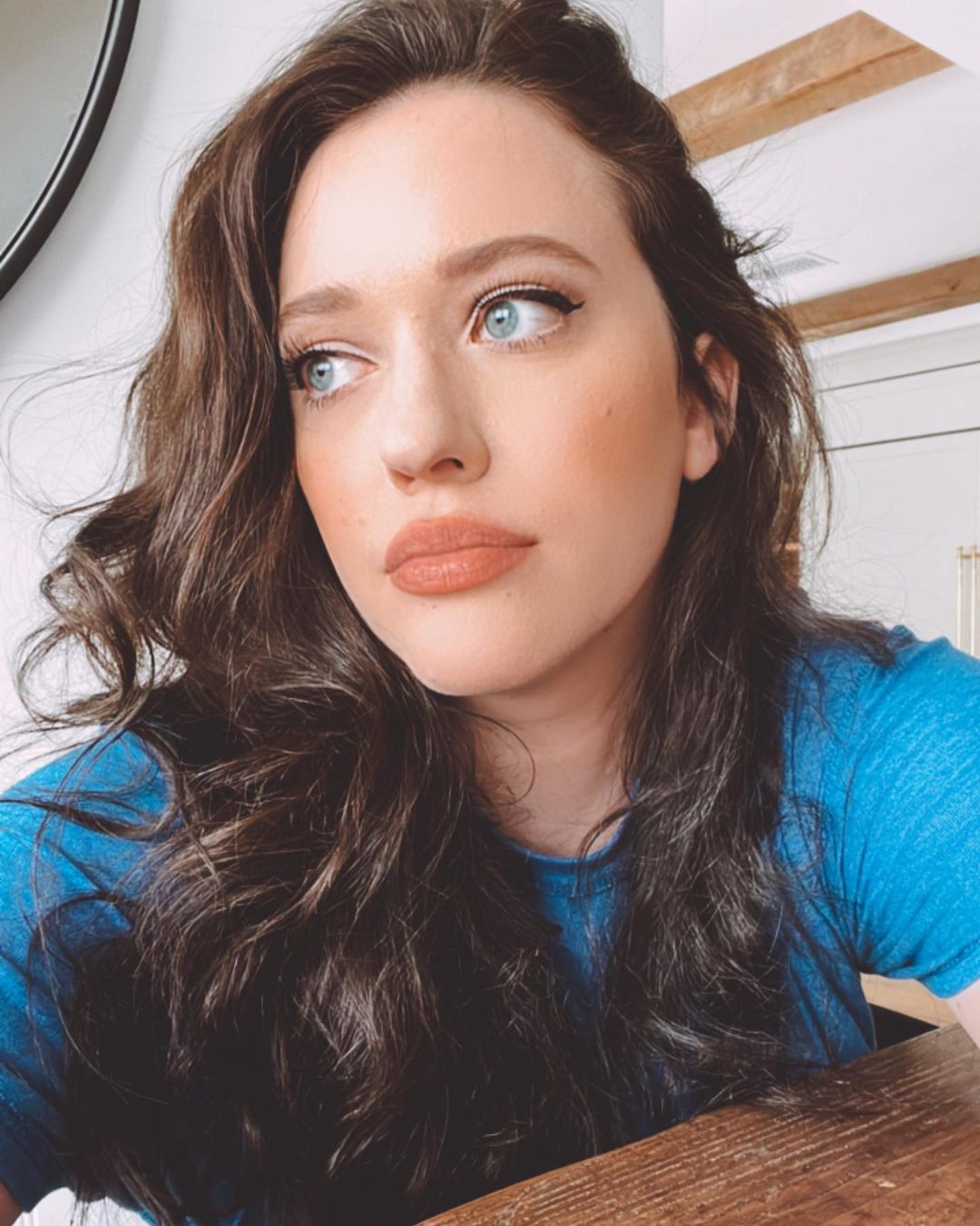 Kat dennings 9 фигура, волосы, тело, грудь, ноги, руки