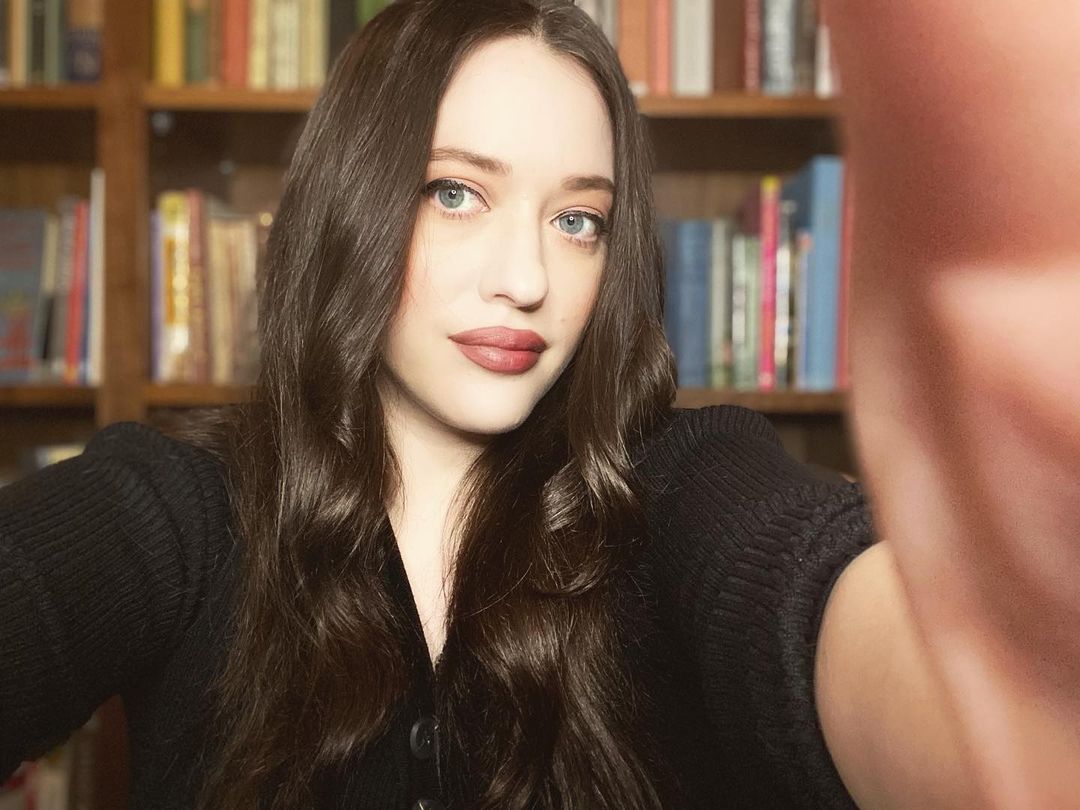 Kat dennings 19 фигура, волосы, тело, грудь, ноги, руки