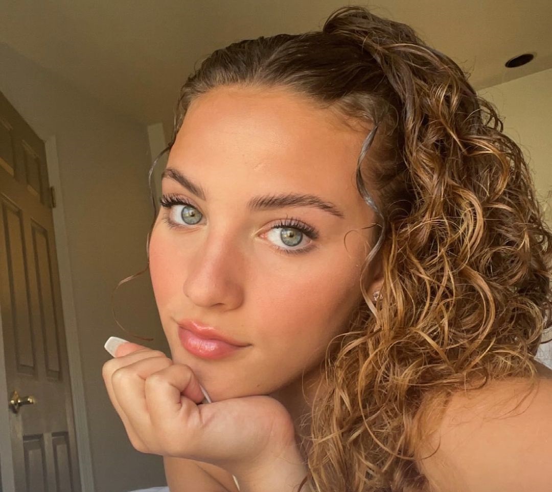 Sofie dossi 19 фигура, волосы, тело, грудь, ноги, руки