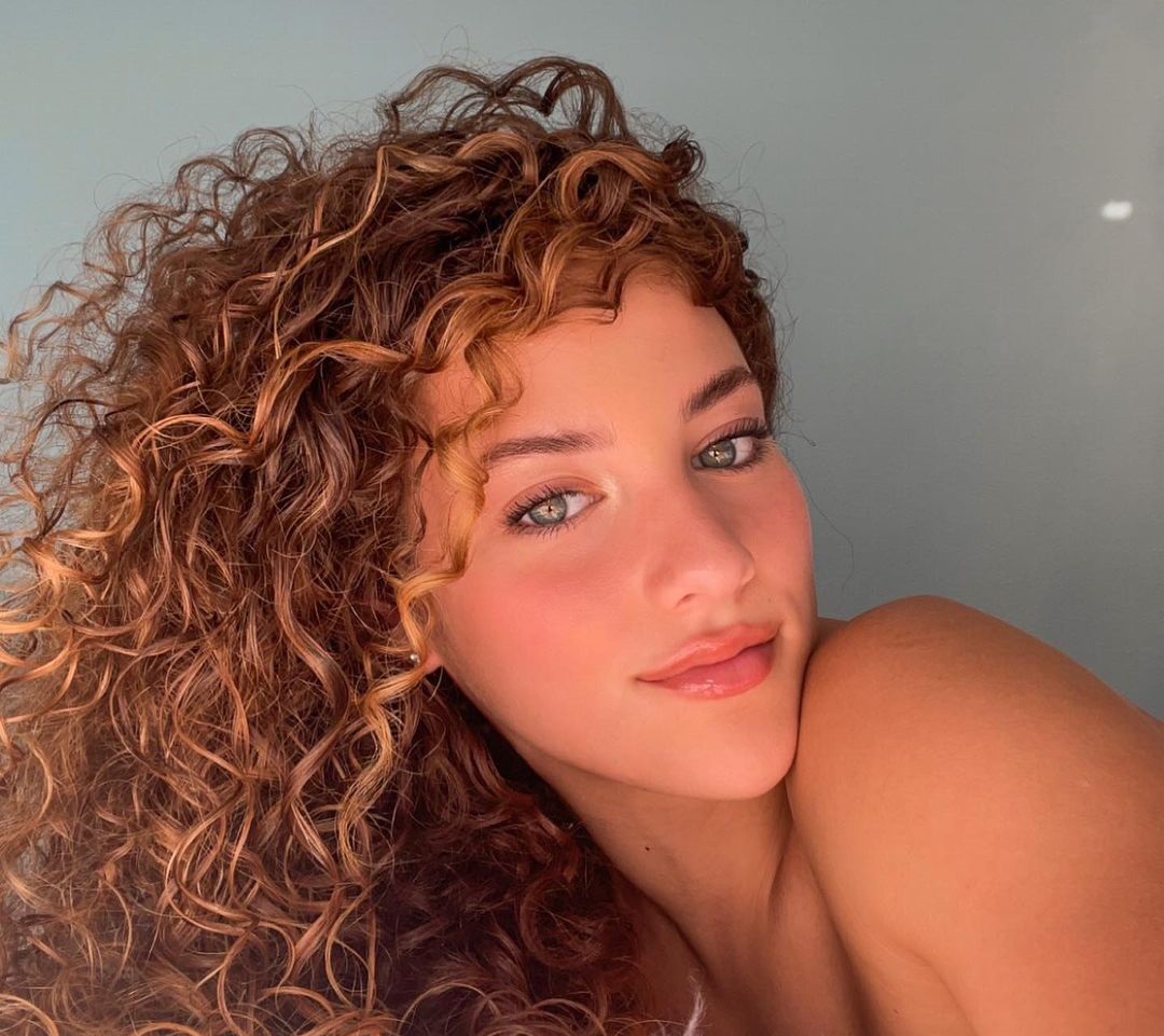 Sofie dossi 23 фигура, волосы, тело, грудь, ноги, руки