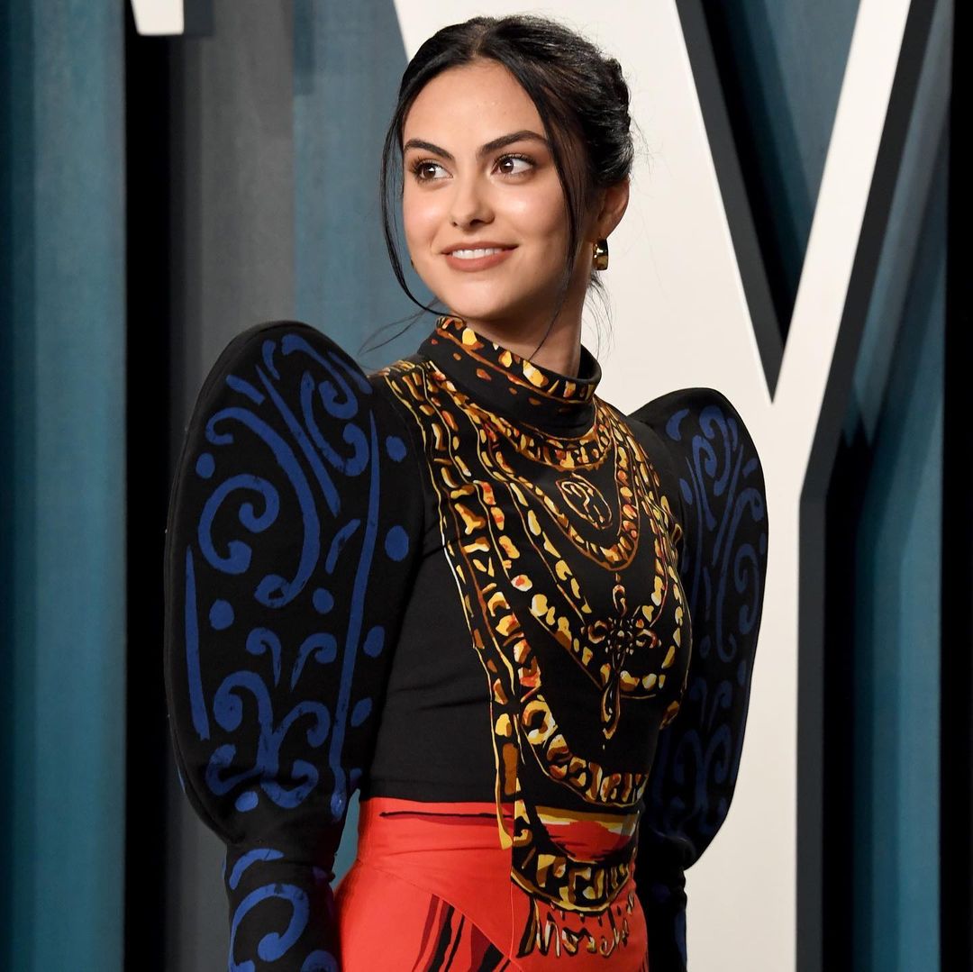 Camila mendes 29 фигура, волосы, тело, грудь, ноги, руки