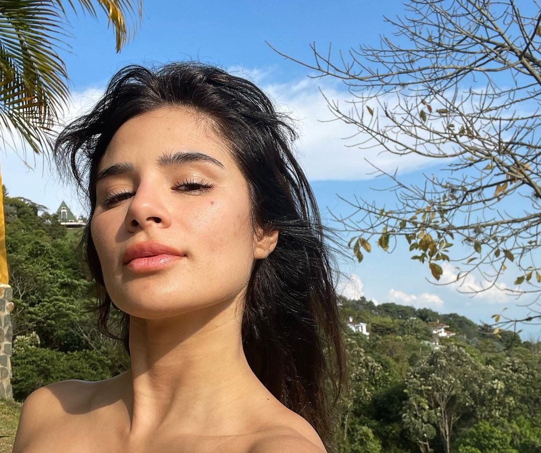 Diane guerrero 17 фигура, волосы, тело, грудь, ноги, руки