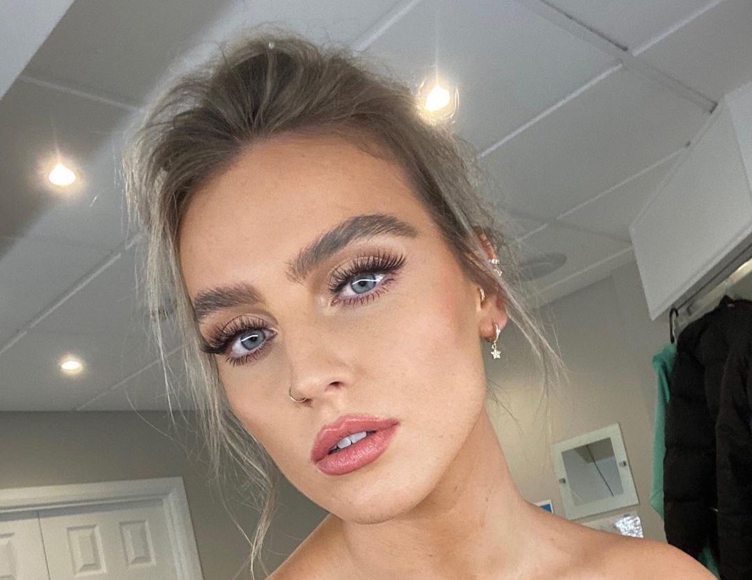 Perrie edwards 17 фигура, волосы, тело, грудь, ноги, руки