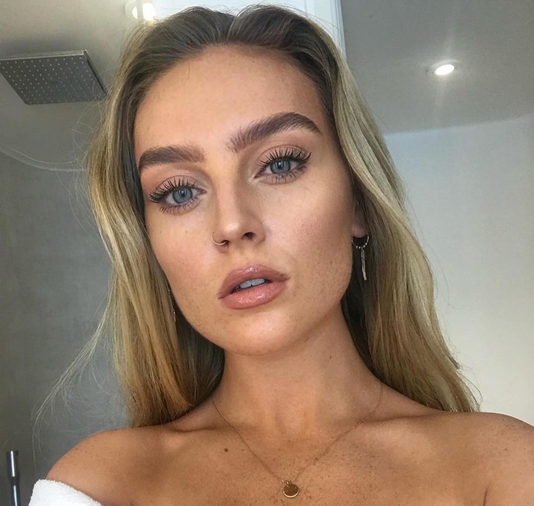 Perrie edwards 21 фигура, волосы, тело, грудь, ноги, руки