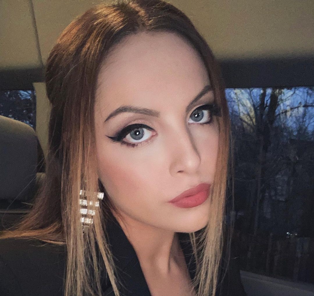 Elizabeth gillies 37 фигура, волосы, тело, грудь, ноги, руки