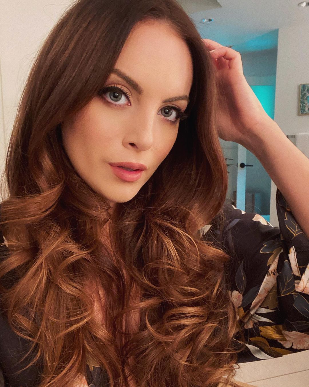 Elizabeth gillies 27 фигура, волосы, тело, грудь, ноги, руки