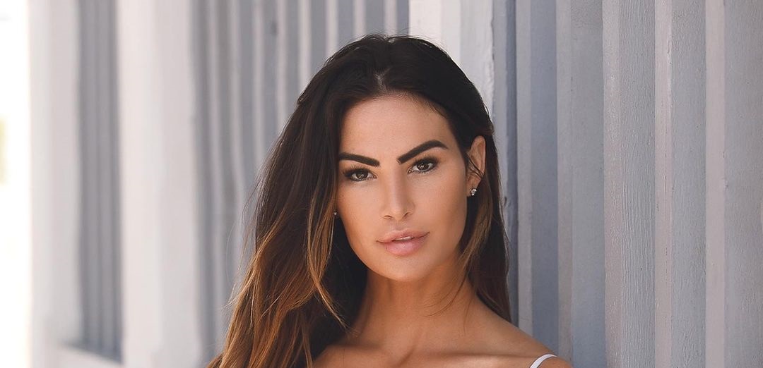 Katelyn runck 25 фигура, волосы, тело, грудь, ноги, руки